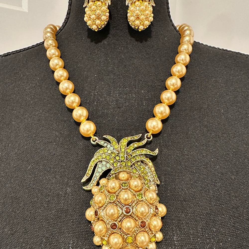 Heidi Daus Gold and Green Pineapple Jewelry Set